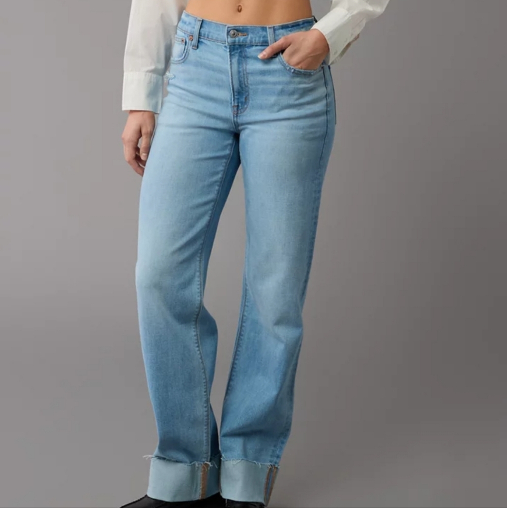 AE Stretch High-Waisted Stovepipe Cuffed Jean Size 4 Short Light Wash